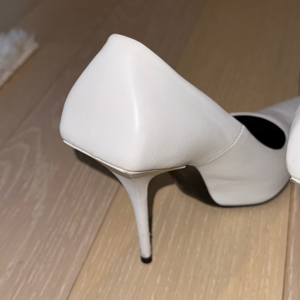 BALENCIAGA
Square Knife Pumps - Picture 9 of 11